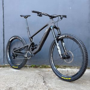 SANTA CRUZ Bronson 4.1 MX GX AXS – 2024 – Matte Black