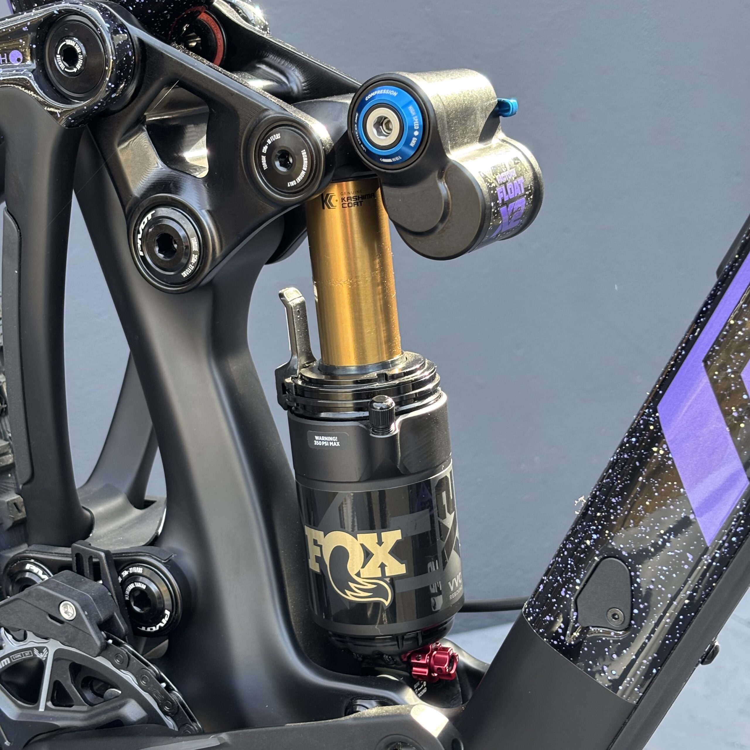 PIVOT Firebird V5 PRO X0 AXS – Edition limitée Galaxy – Image 4