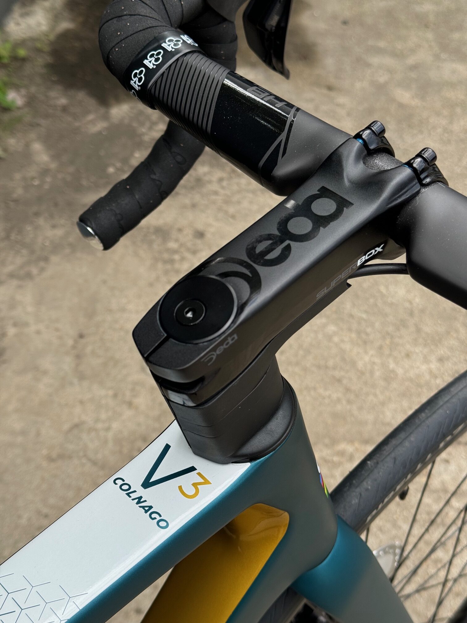 COLNAGO V3 ULTEGRA R8170 Di2 12v – 2024 – Bleu MKBL – Promo -20% – Image 3