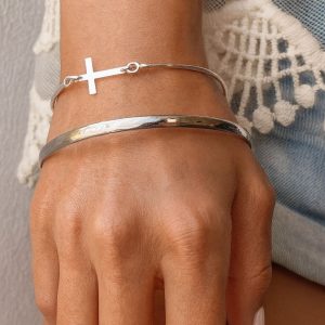 Bracelet Jonc Croix Horizontale en Argent 925 Massif – Bijou Fin pour Femme au Petit Poignet