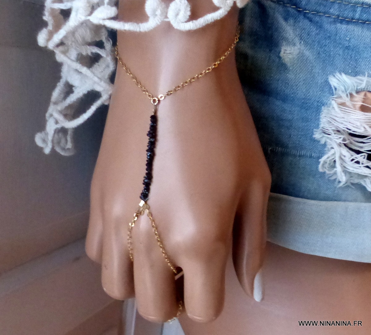 Bracelet bague chaine main Diamant noir plaqué or – Image 4